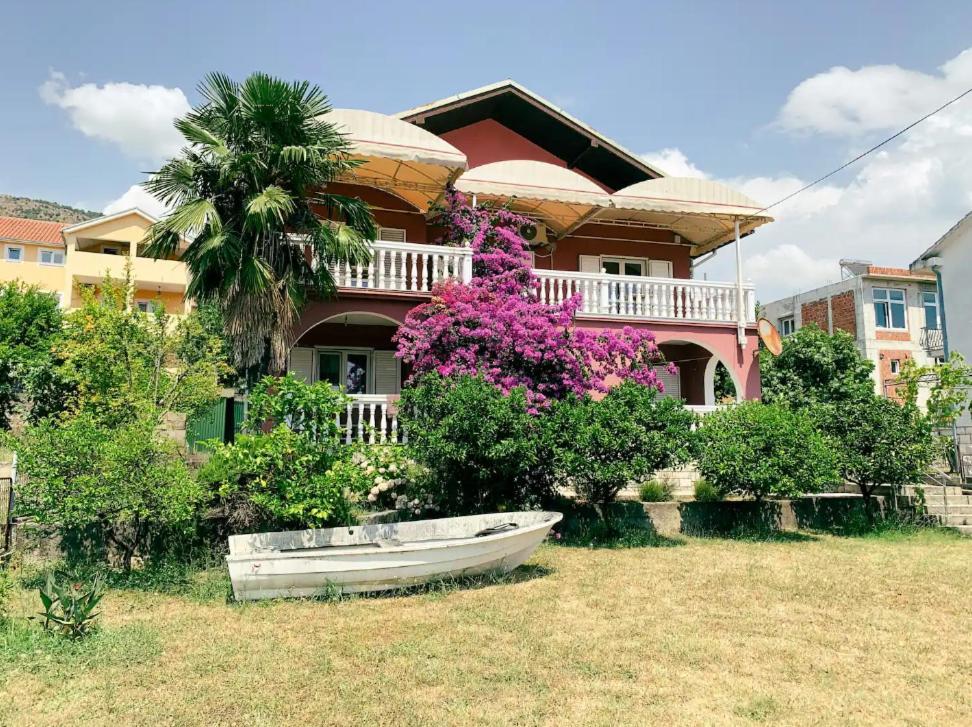 Peaceful, Cosy Tivat Guesthouse Luaran gambar